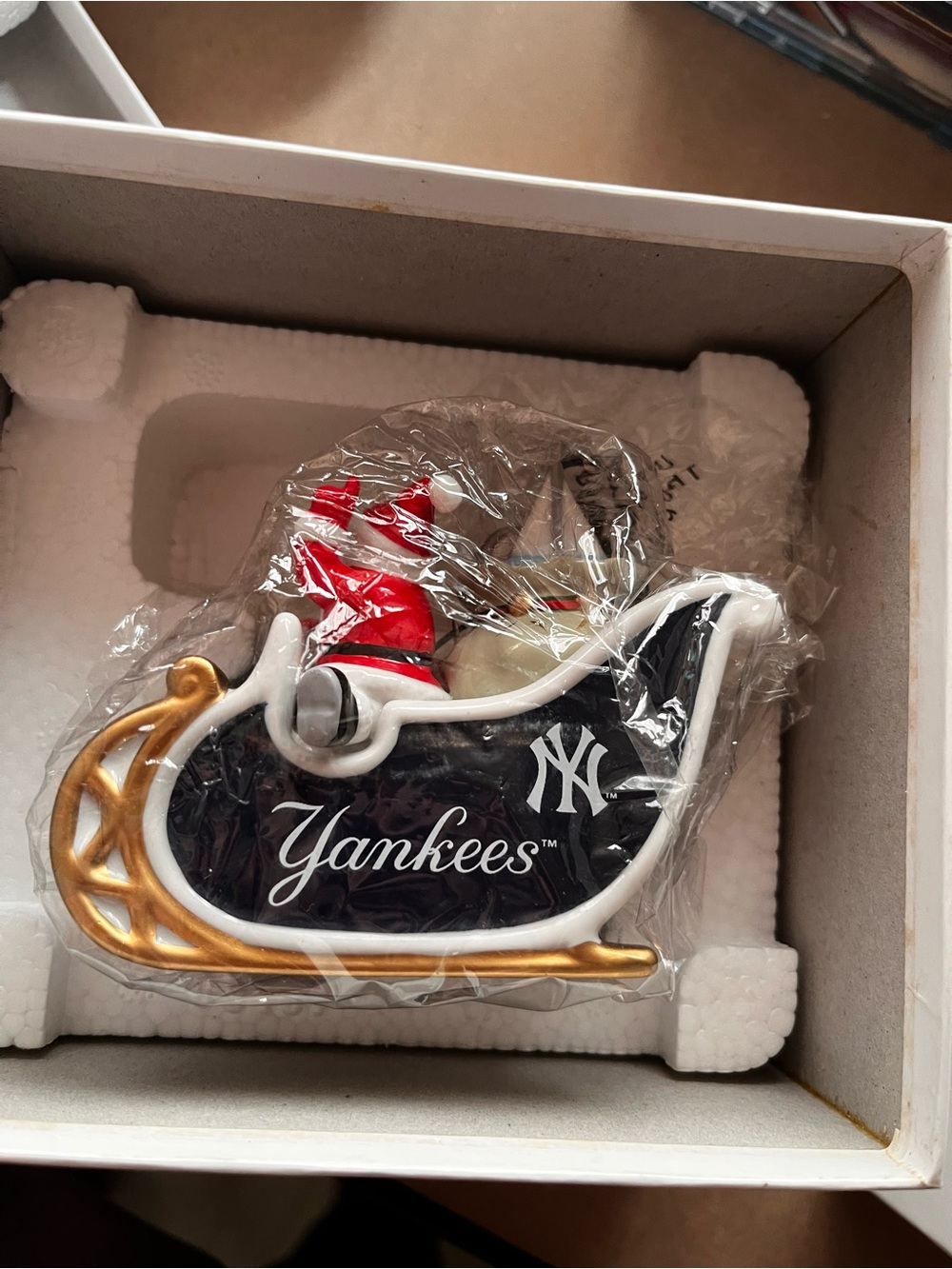 Danbury Mint Yankees Santa Sleigh Ornement
